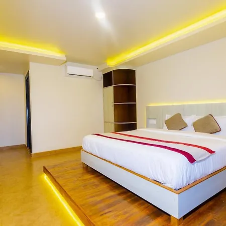 Poms Penthouse Apartment Pokhara Exterior photo