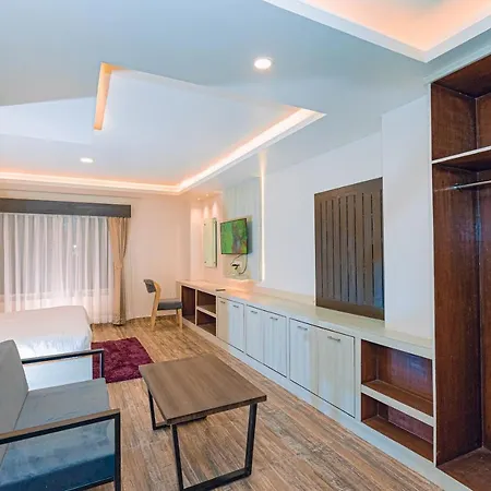Poms Penthouse Apartment Pokhara Exterior photo